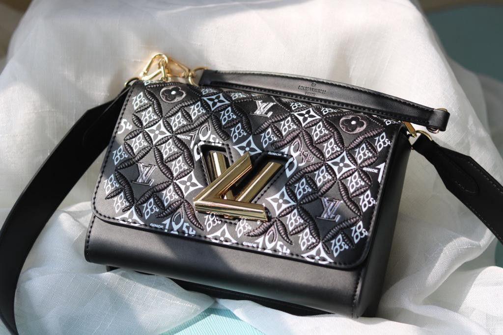 Louis Vuitton Twist MM