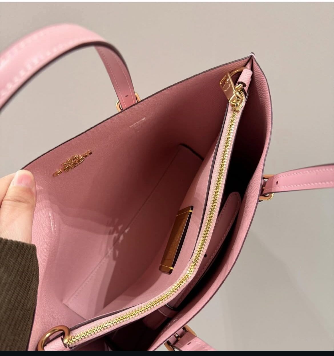 Coach| Pink|Premium Quality|